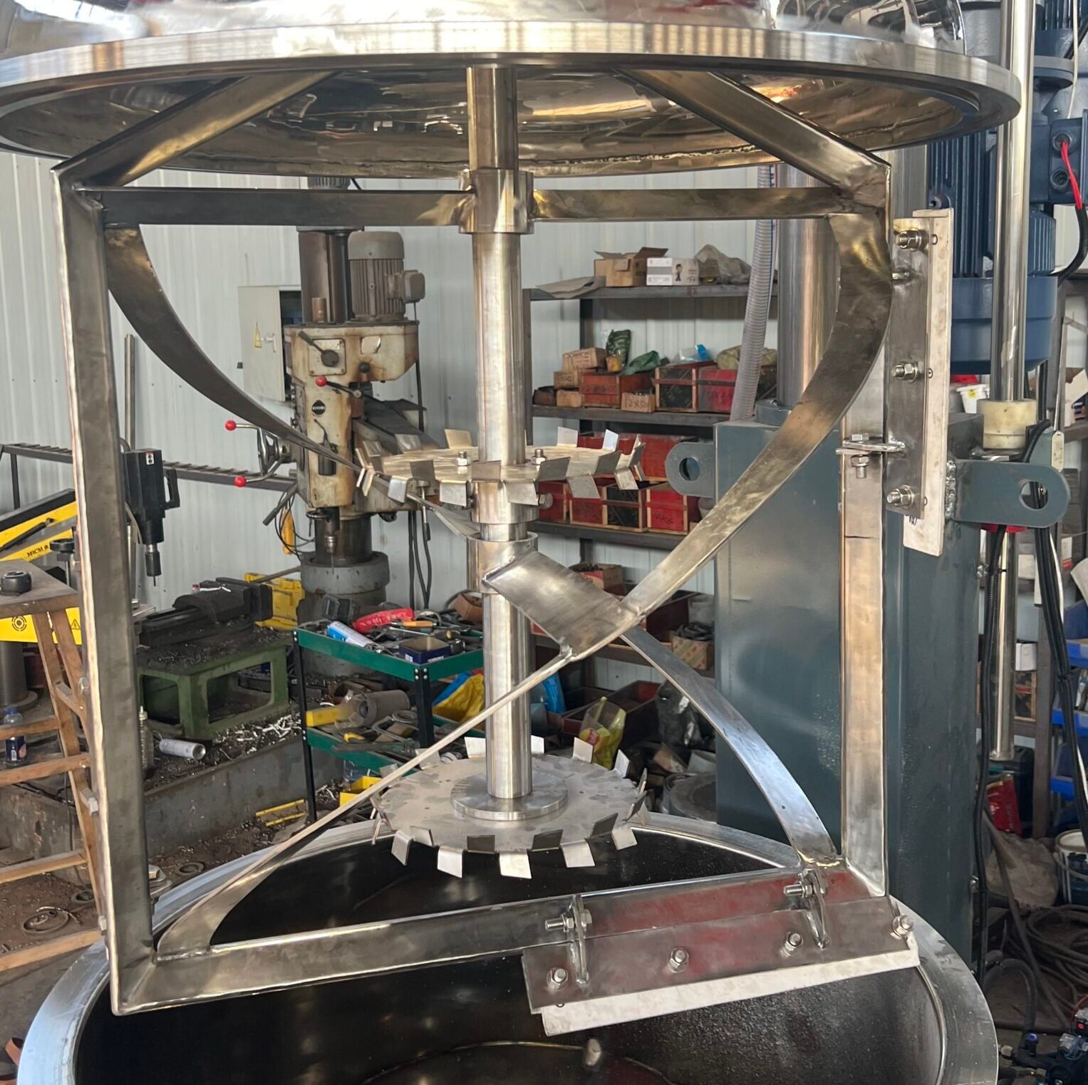 HENGMEI workshop with stainless steel mixing machine